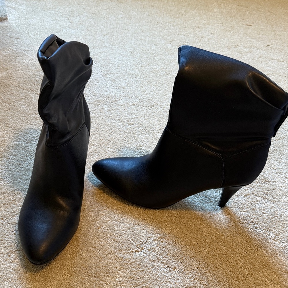 Unisa Black Heeled Boots for Women